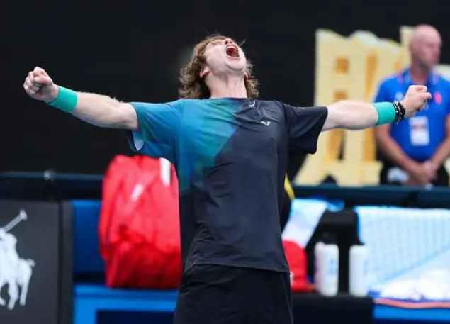 特雷杨登顶 特雷杨登顶