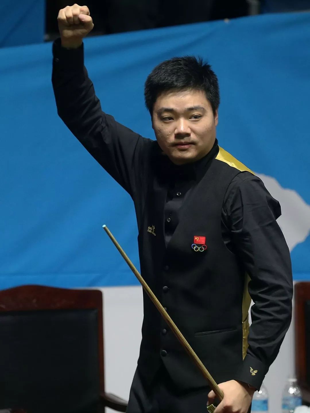 但防守端的 但防守端的