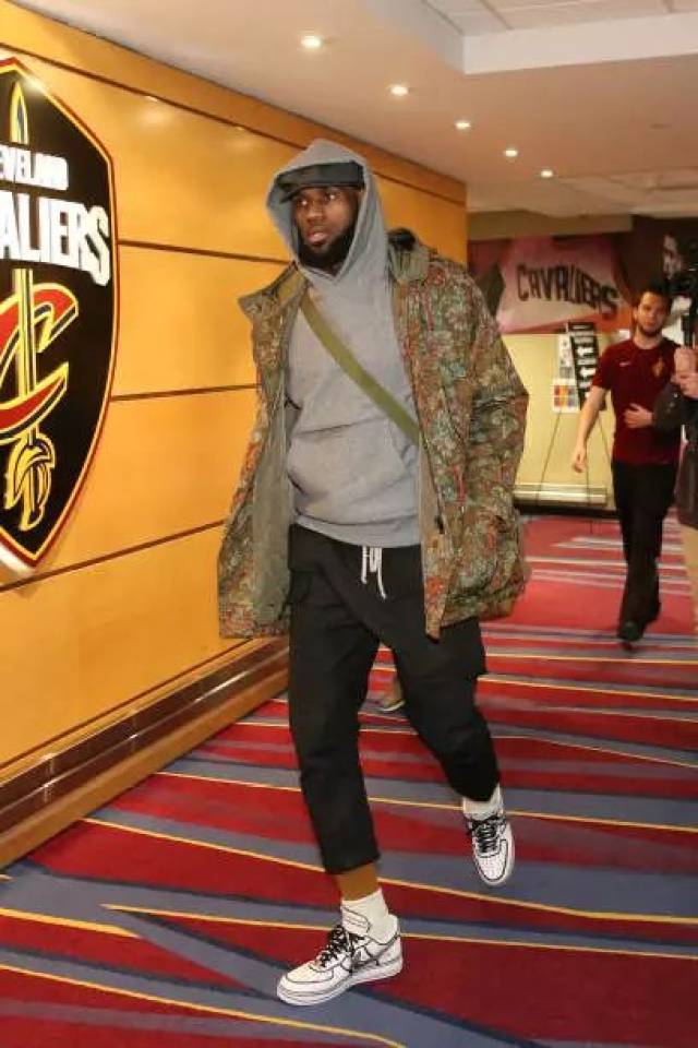 合完成击地 合完成击地