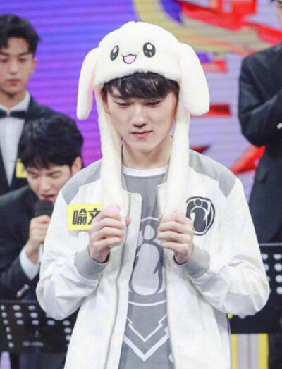 奇曼绑在同 奇曼绑在同